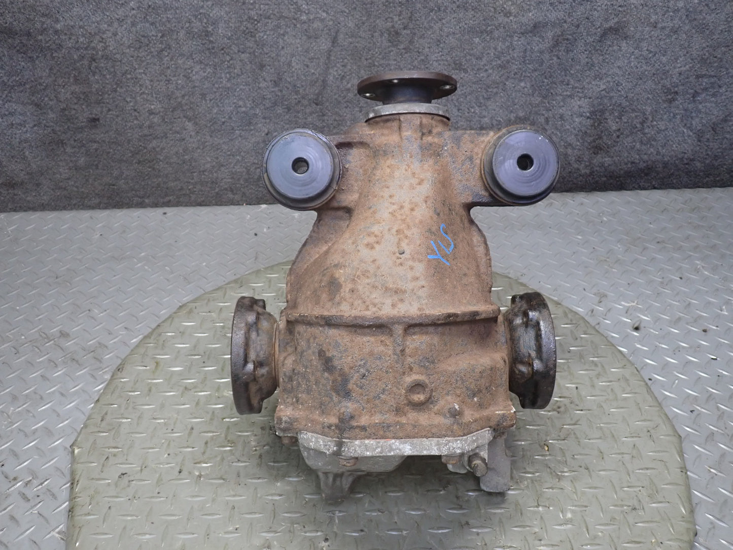 01-05 Lexus IS300 RWD M96 A/T Rear Differential Carrier 3.91 Ratio 130k Miles