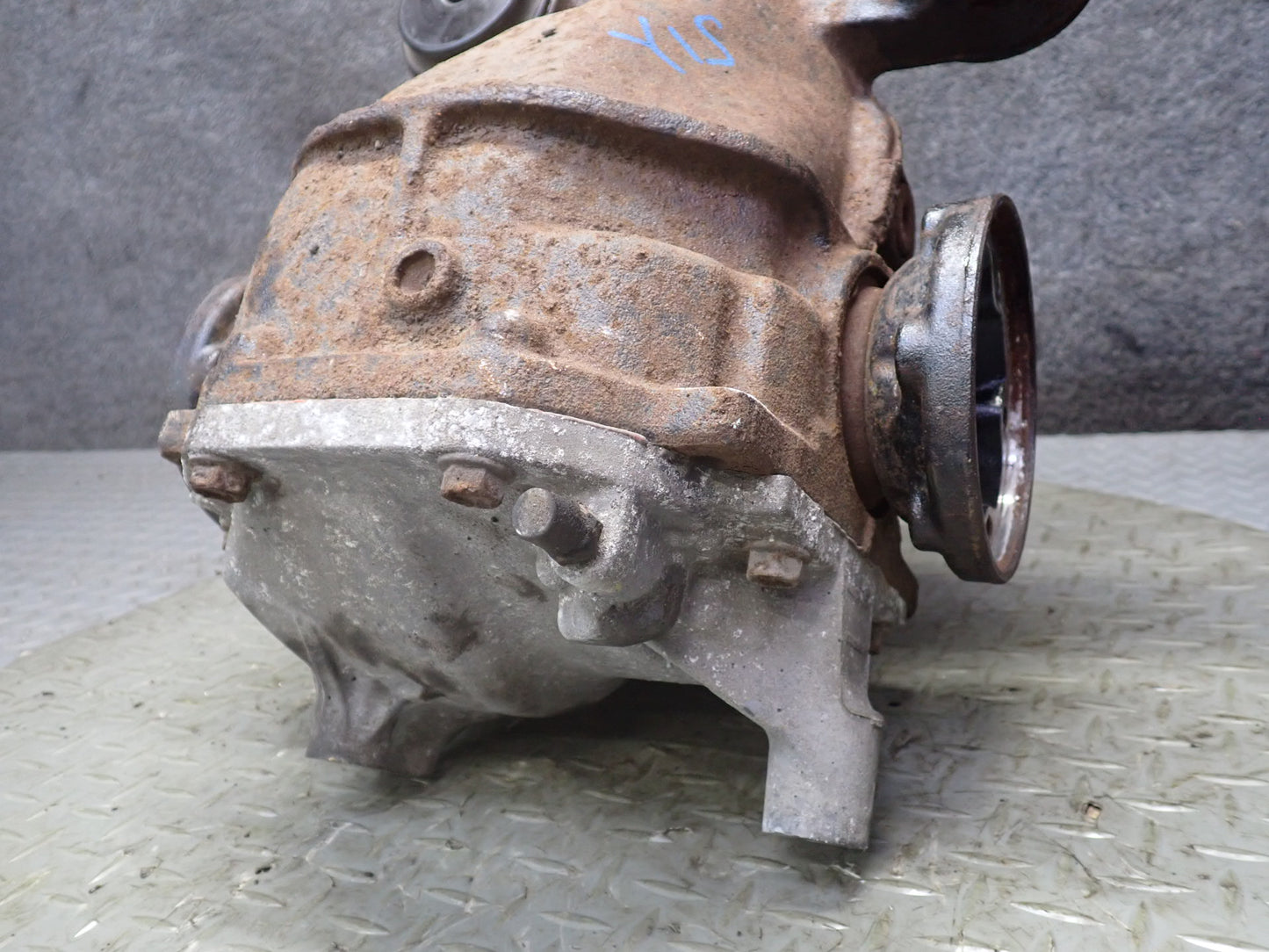 01-05 Lexus IS300 RWD M96 A/T Rear Differential Carrier 3.91 Ratio 130k Miles