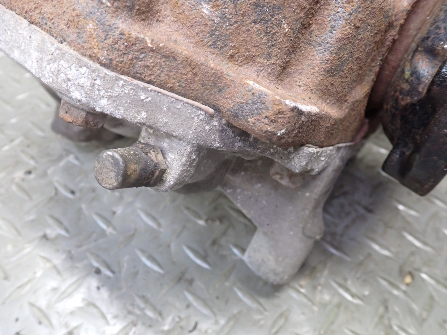 01-05 Lexus IS300 RWD M96 A/T Rear Differential Carrier 3.91 Ratio 130k Miles