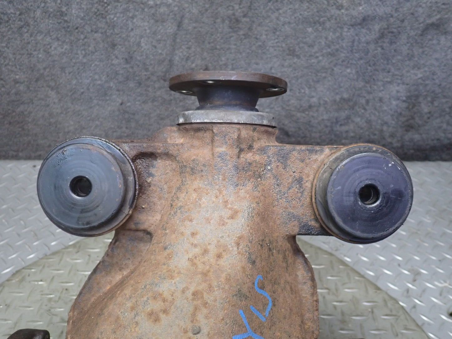 01-05 Lexus IS300 RWD M96 A/T Rear Differential Carrier 3.91 Ratio 130k Miles