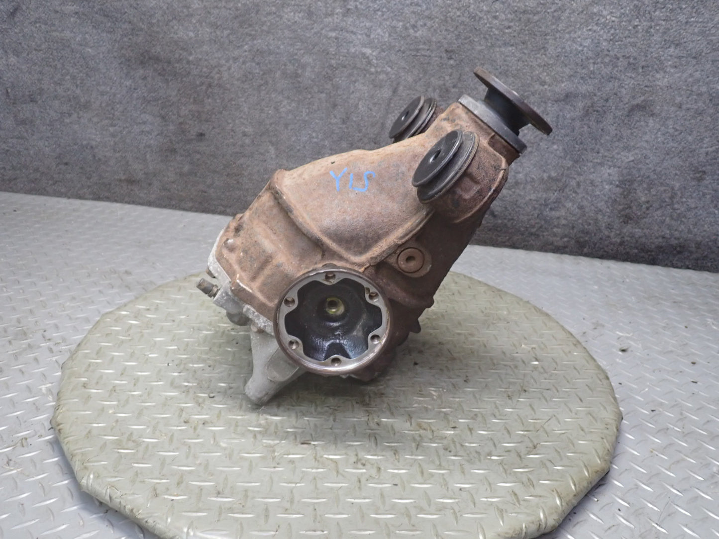 01-05 Lexus IS300 RWD M96 A/T Rear Differential Carrier 3.91 Ratio 130k Miles