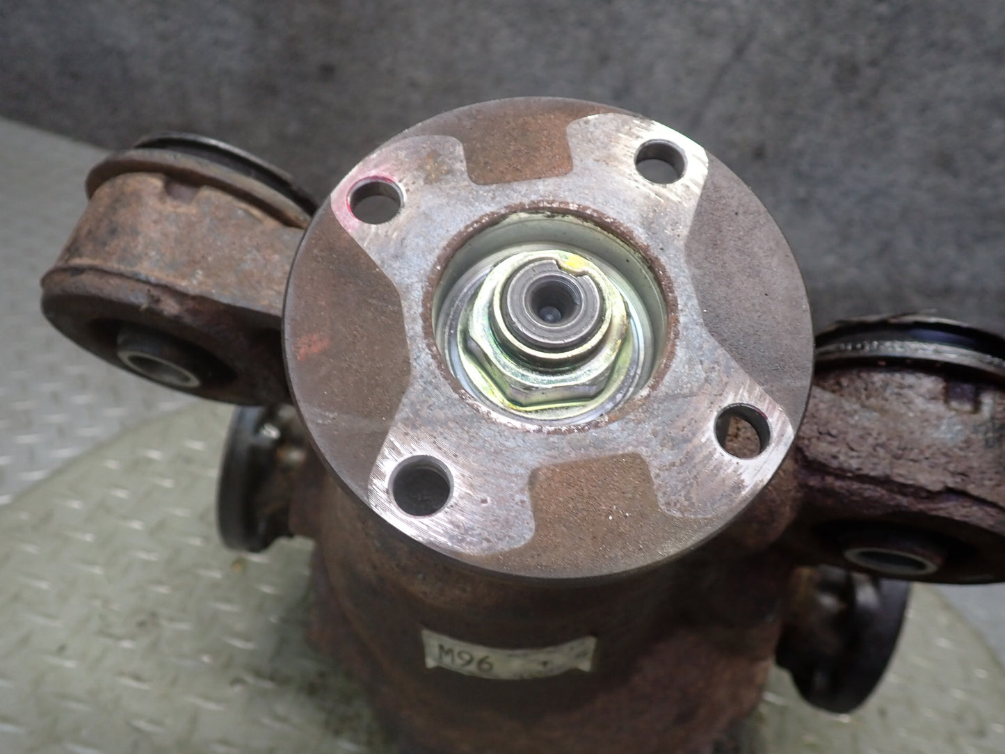 01-05 Lexus IS300 RWD M96 A/T Rear Differential Carrier 3.91 Ratio 130k Miles