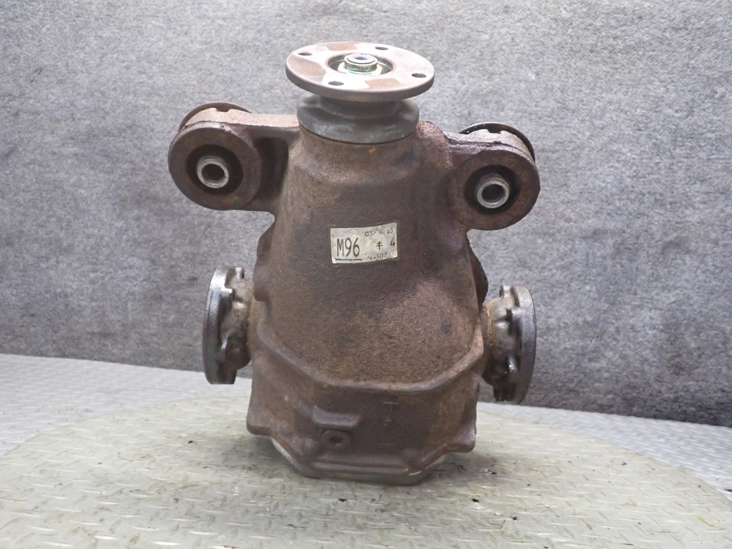 01-05 Lexus IS300 RWD M96 A/T Rear Differential Carrier 3.91 Ratio 130k Miles