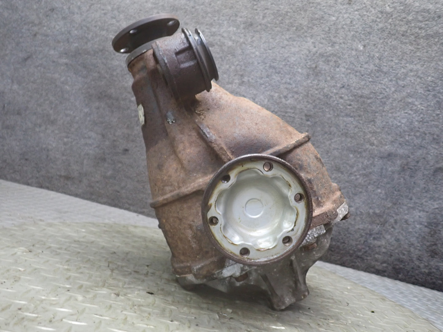01-05 Lexus IS300 RWD M96 A/T Rear Differential Carrier 3.91 Ratio 130k Miles
