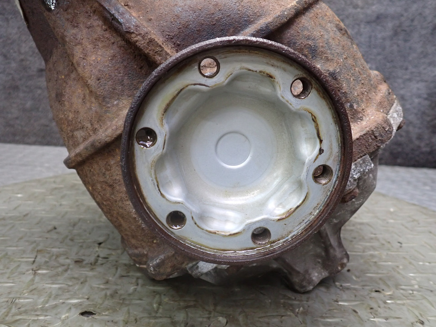 01-05 Lexus IS300 RWD M96 A/T Rear Differential Carrier 3.91 Ratio 130k Miles