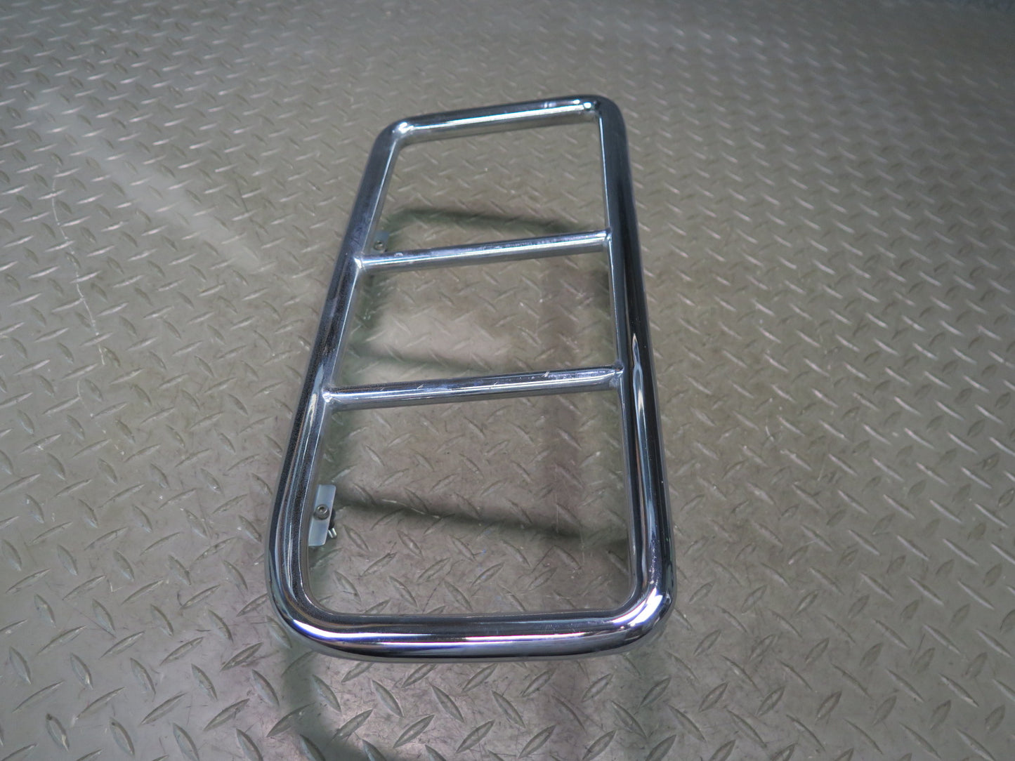 2003-2007 Hummer H2 Rear Left Tail Light Lamp Guard Grille Molding 88968359