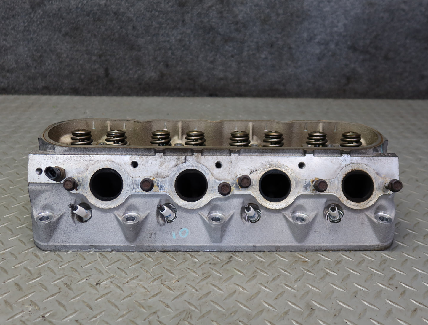 03-04 Chevrolet SSR V8 5.3L LM4 Left Engine Motor Cylinder Head 51K Miles OEM