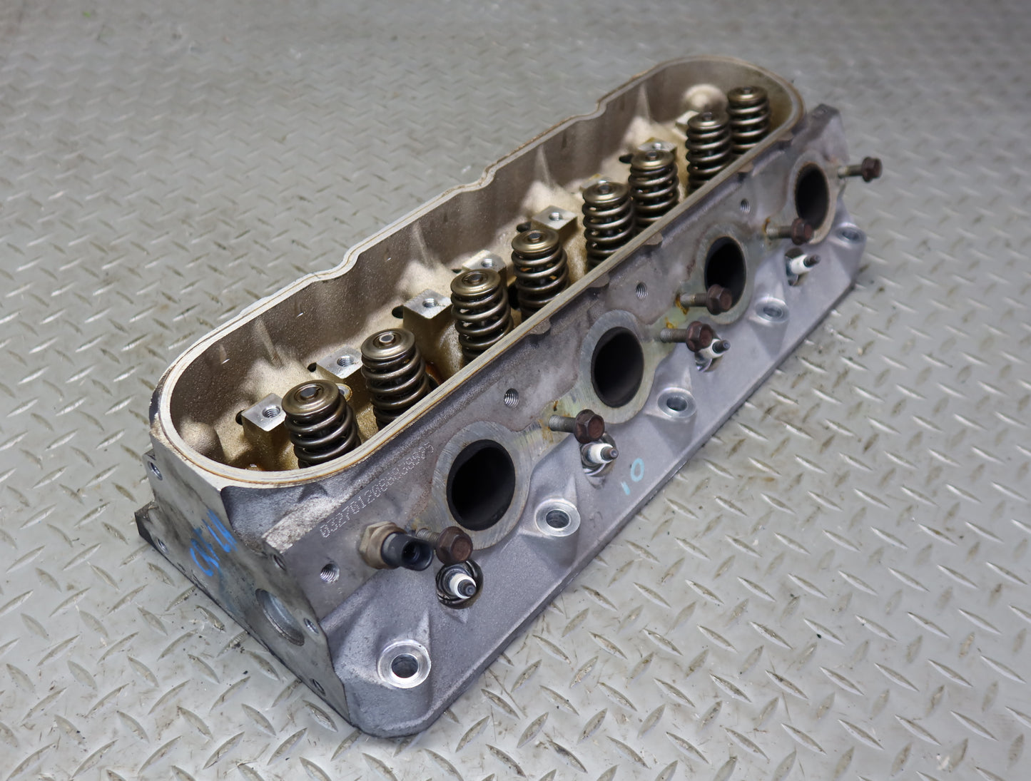 03-04 Chevrolet SSR V8 5.3L LM4 Left Engine Motor Cylinder Head 51K Miles OEM
