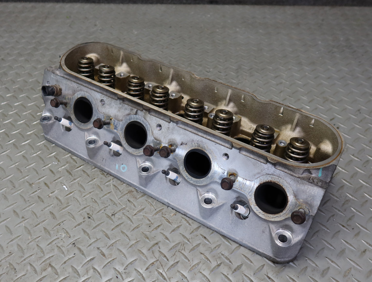 03-04 Chevrolet SSR V8 5.3L LM4 Left Engine Motor Cylinder Head 51K Miles OEM