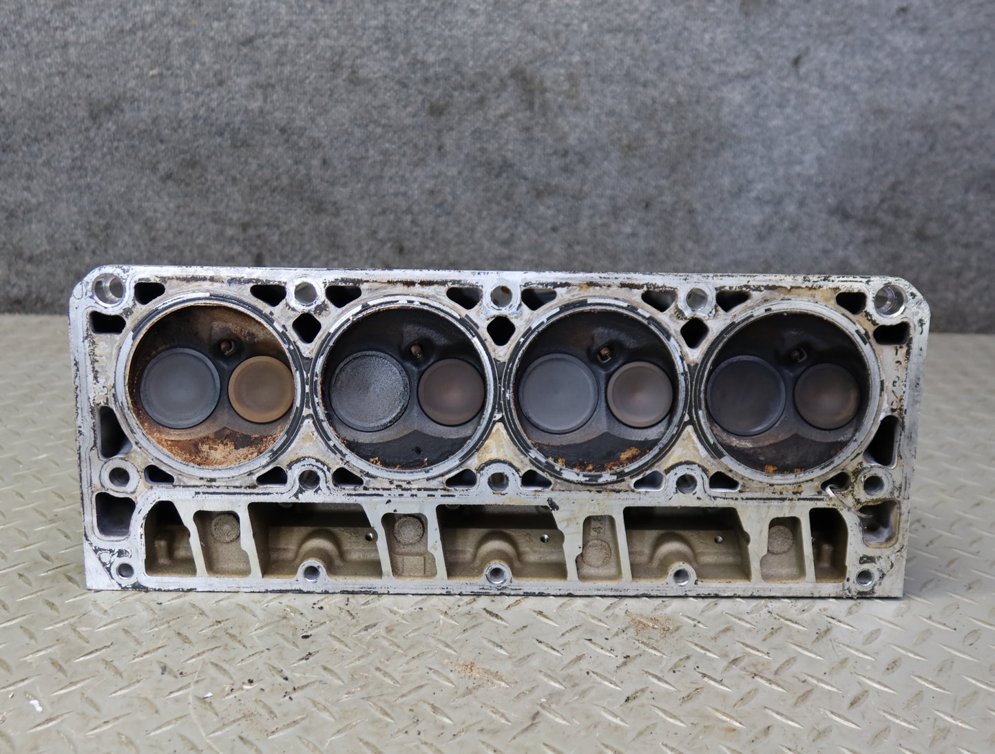 03-04 Chevrolet SSR V8 5.3L LM4 Left Engine Motor Cylinder Head 51K Miles OEM
