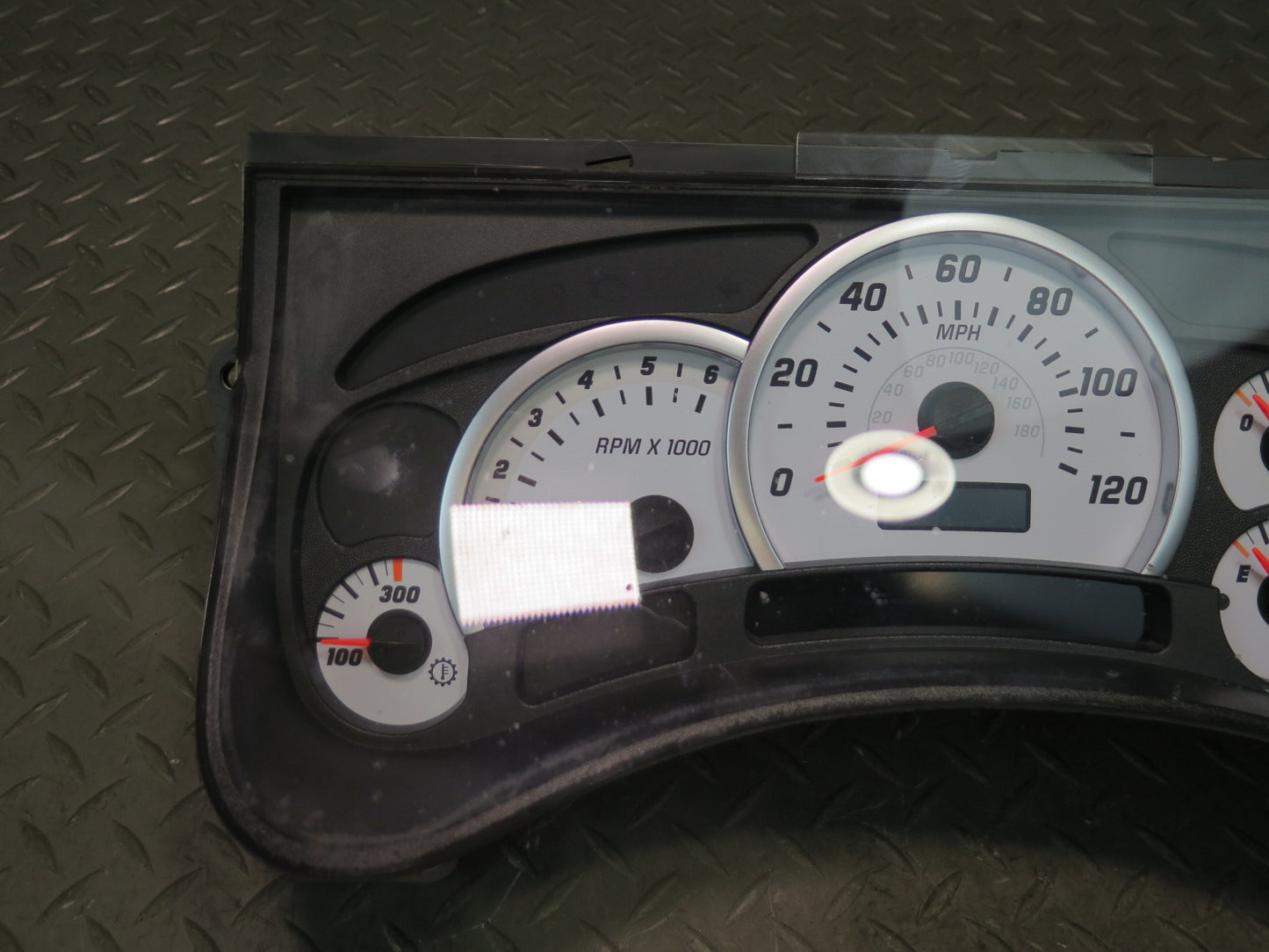2004 Hummer H2 Dash Instrument Cluster Gauge Speedometer 15114639