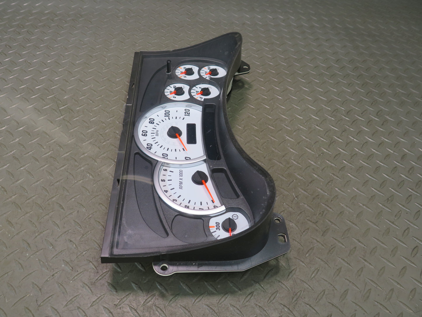 2004 Hummer H2 Dash Instrument Cluster Gauge Speedometer 15114639
