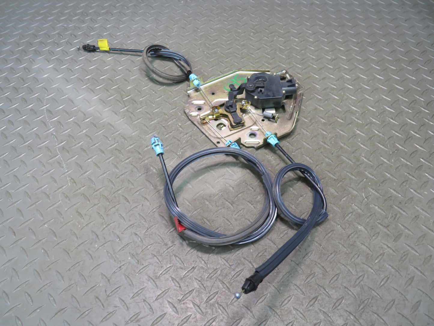 2003-2009 Hummer H2 Rear Trunk Lid Tailgate Liftgate Lock Latch W/ Cables