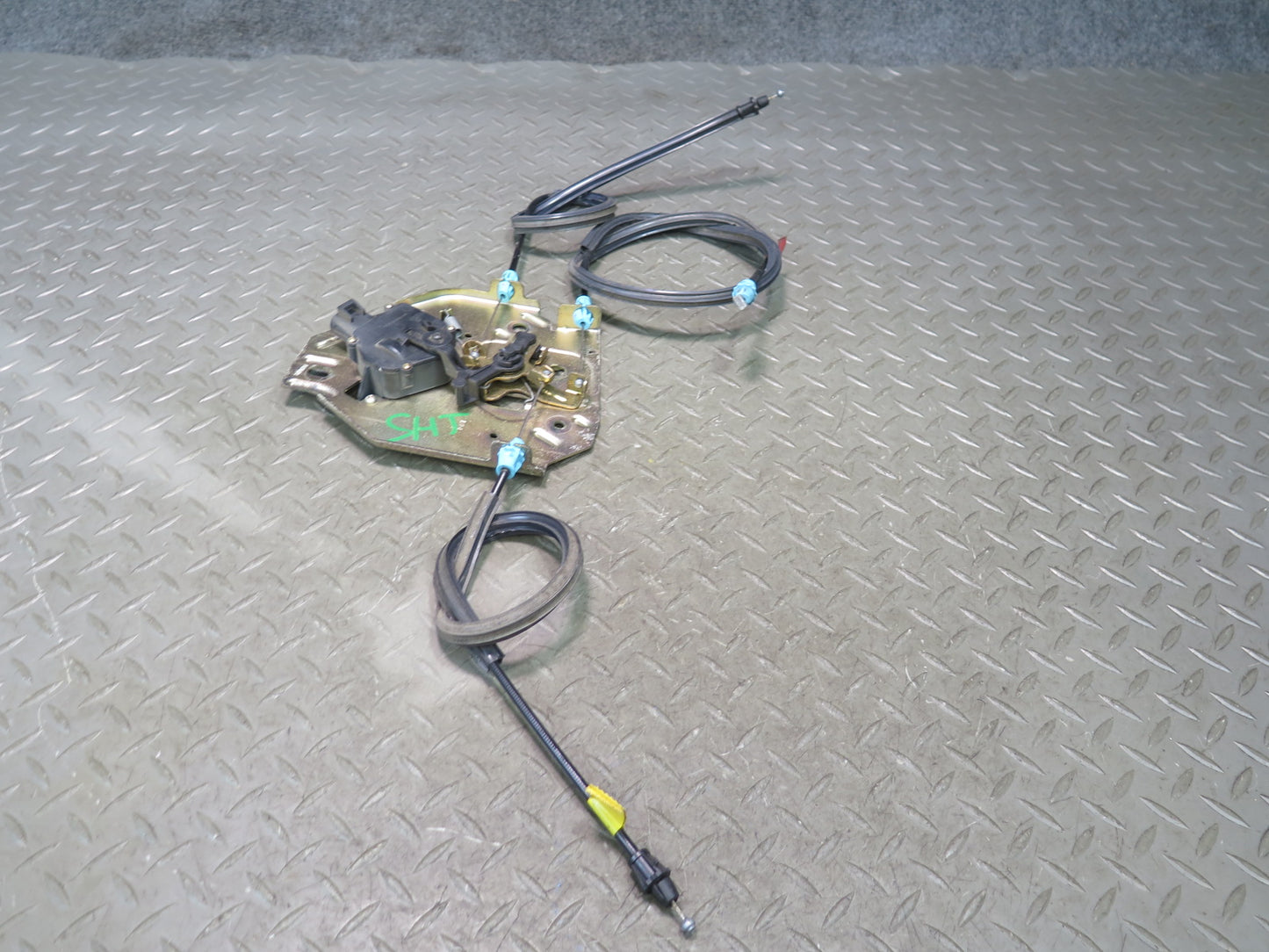 2003-2009 Hummer H2 Rear Trunk Lid Tailgate Liftgate Lock Latch W/ Cables