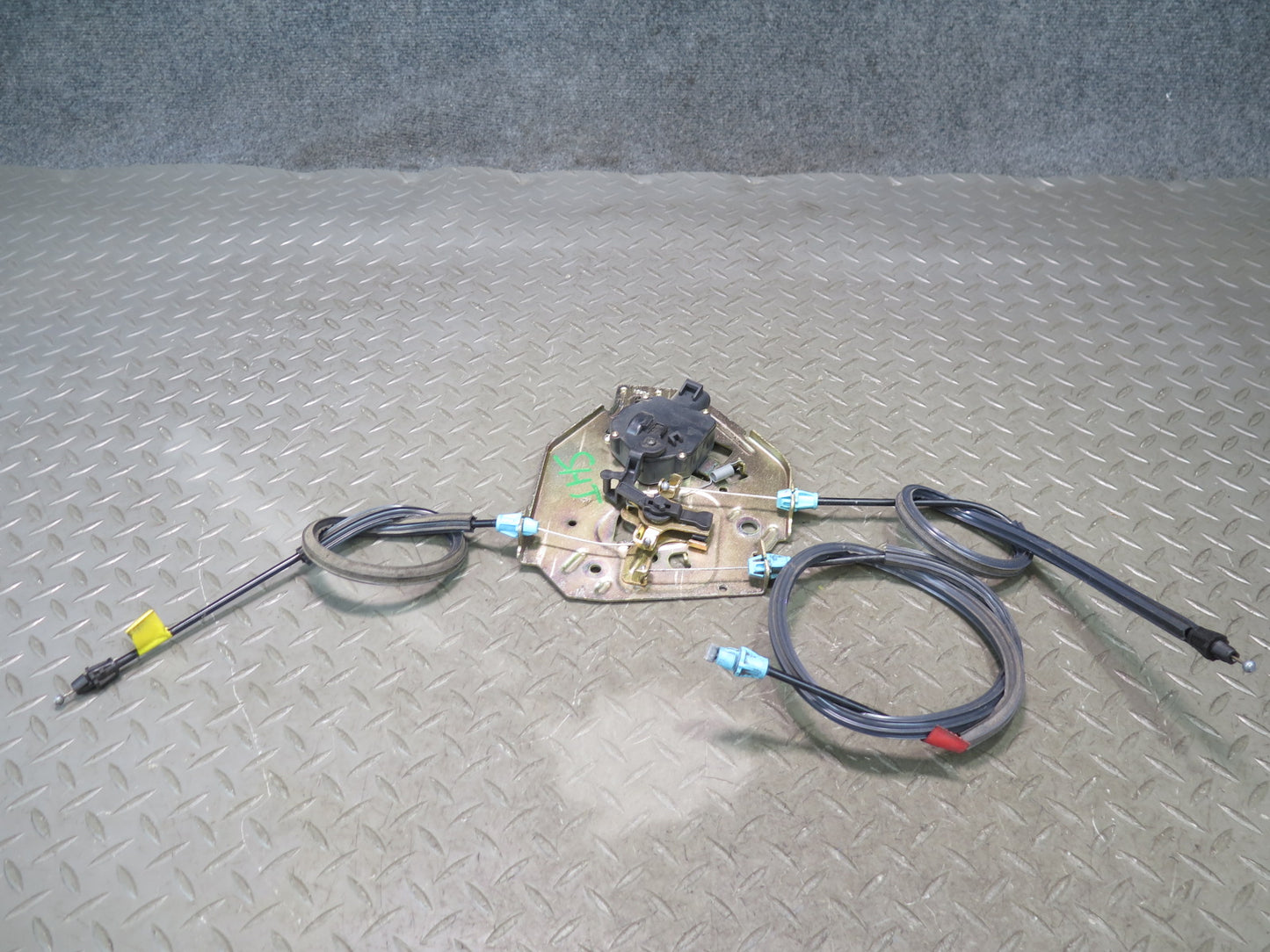 2003-2009 Hummer H2 Rear Trunk Lid Tailgate Liftgate Lock Latch W/ Cables