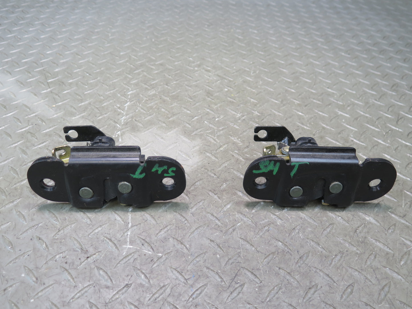 2003-2009 Hummer H2 Rear Trunk Lid Tailgate Liftgate Trunk Lock Latch Set of 2