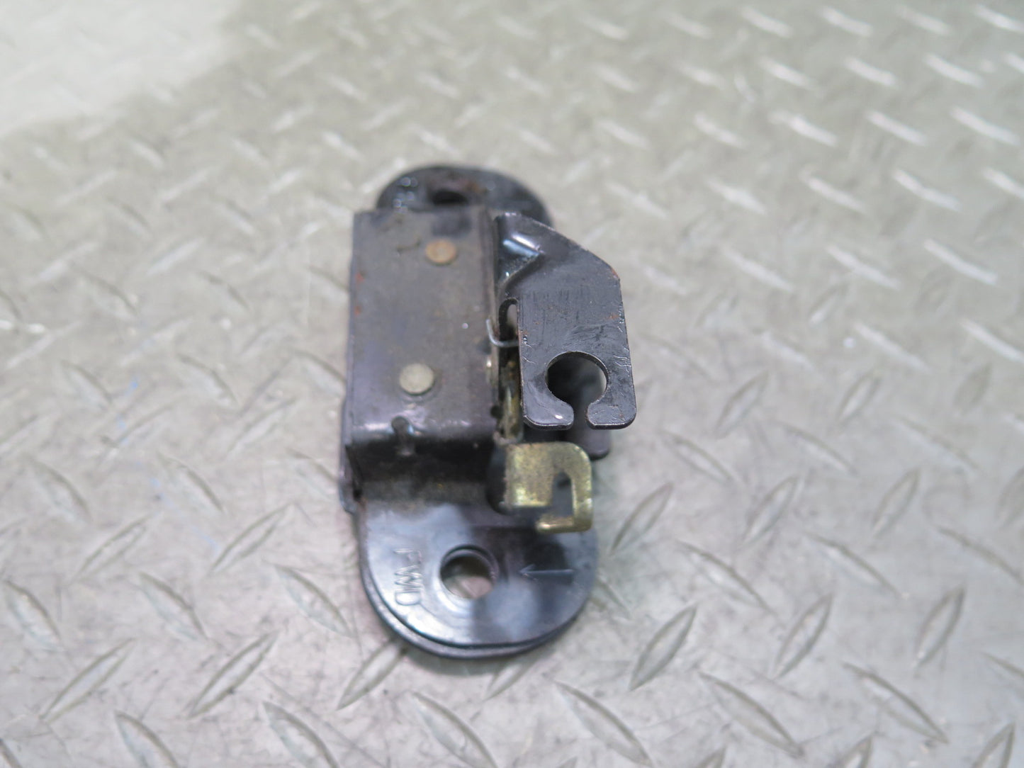 2003-2009 Hummer H2 Rear Trunk Lid Tailgate Liftgate Trunk Lock Latch Set of 2
