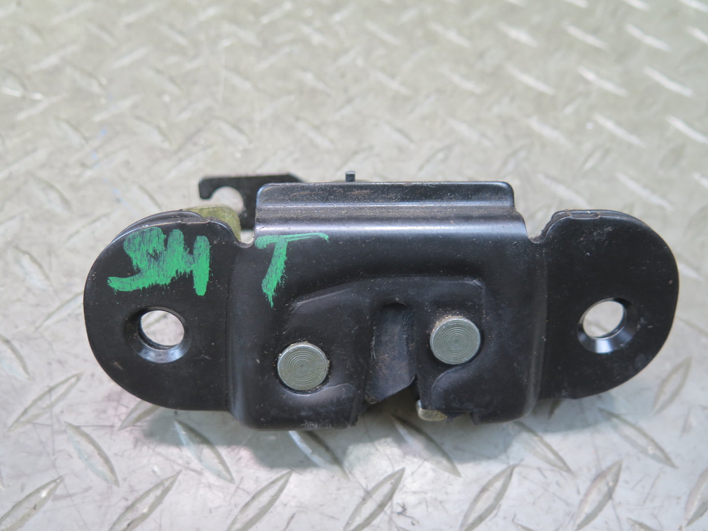 2003-2009 Hummer H2 Rear Trunk Lid Tailgate Liftgate Trunk Lock Latch Set of 2