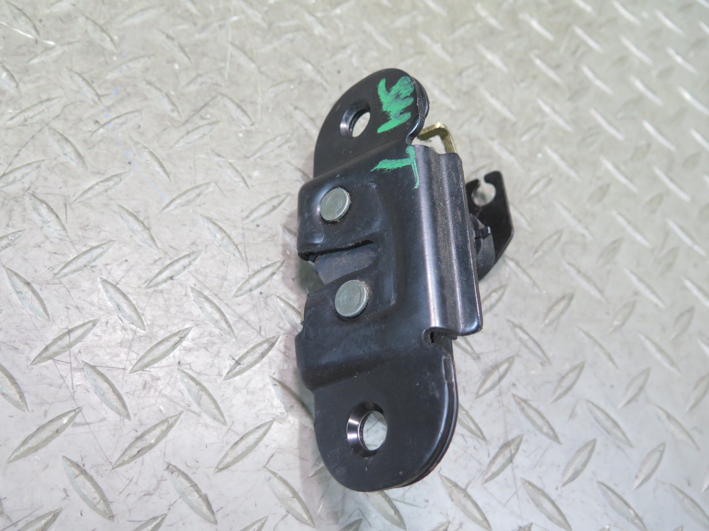 2003-2009 Hummer H2 Rear Trunk Lid Tailgate Liftgate Trunk Lock Latch Set of 2