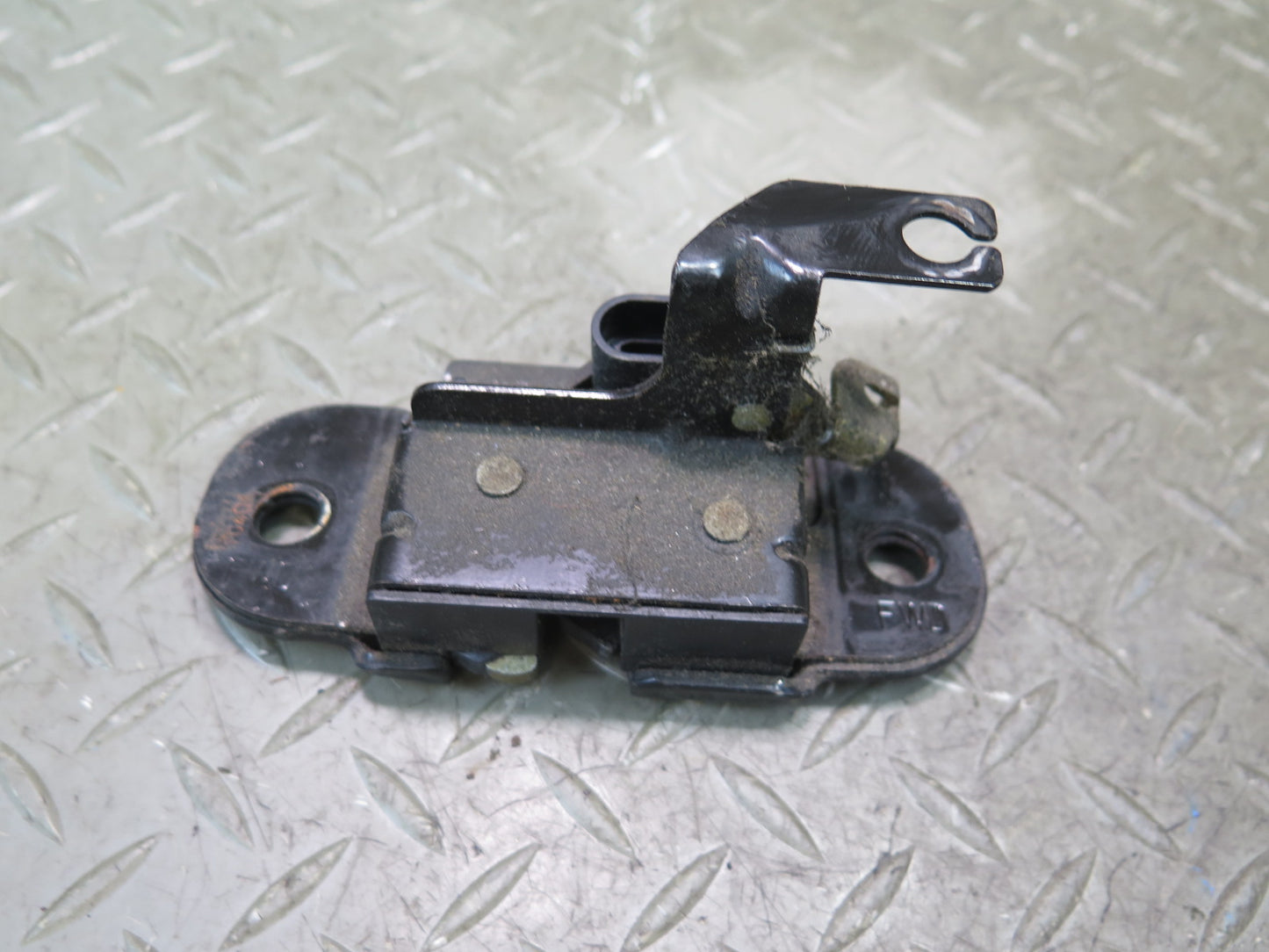 2003-2009 Hummer H2 Rear Trunk Lid Tailgate Liftgate Trunk Lock Latch Set of 2