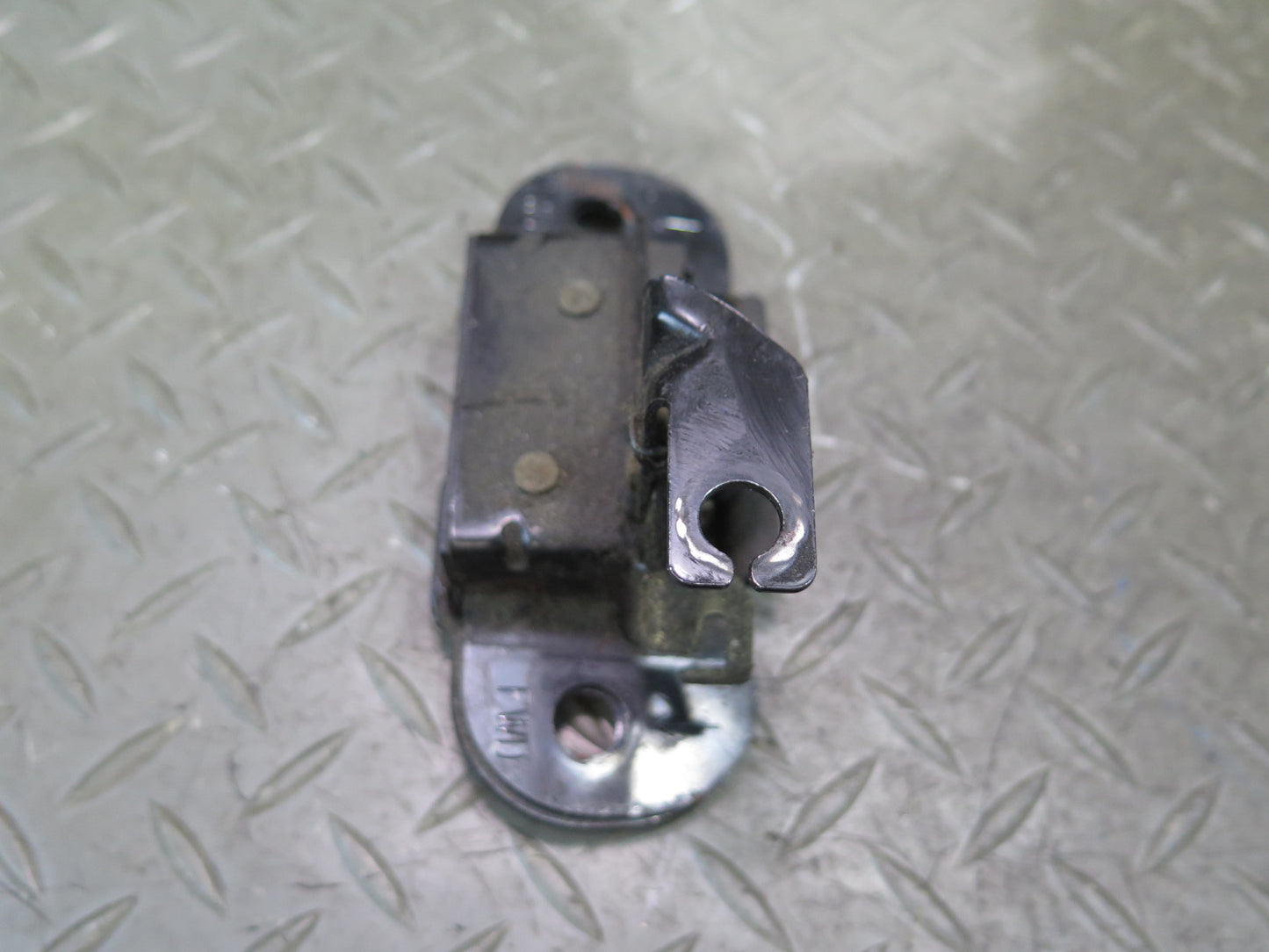 2003-2009 Hummer H2 Rear Trunk Lid Tailgate Liftgate Trunk Lock Latch Set of 2