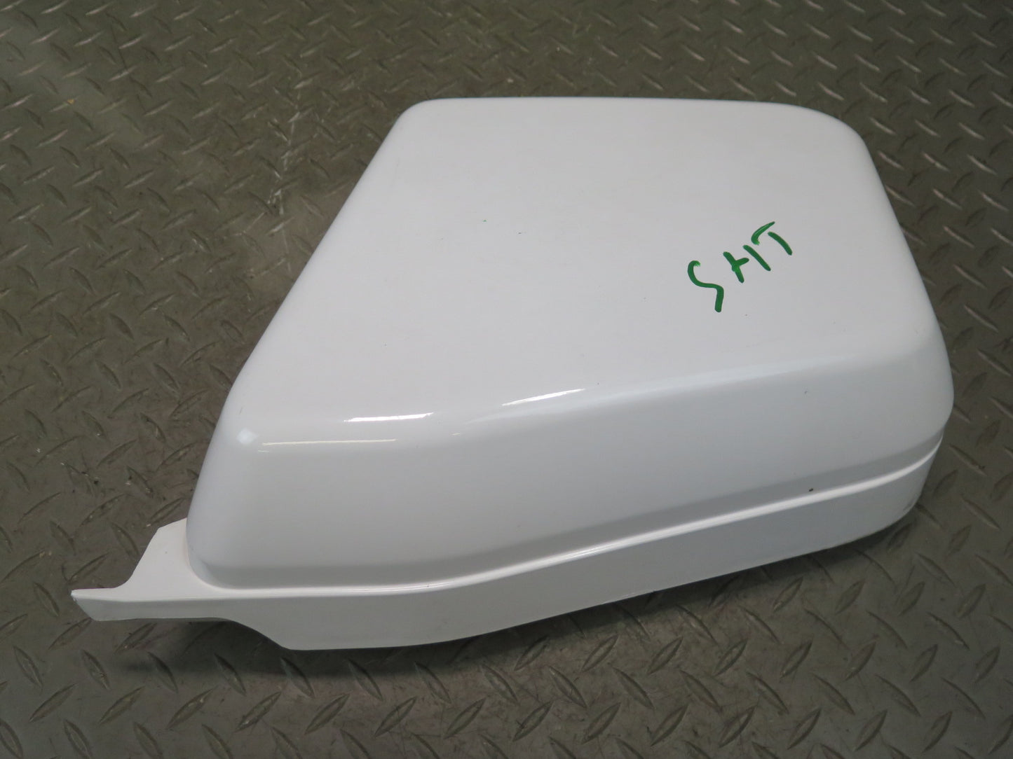 2003-2009 Hummer H2 Front Cowl Vent Panel END Cap Cover Molding Set of 2