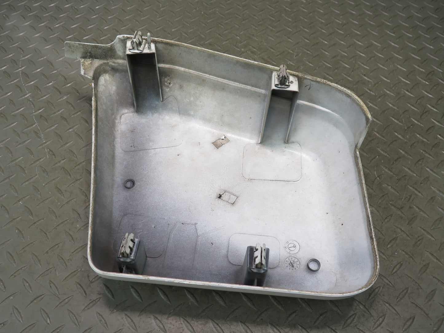 2003-2009 Hummer H2 Front Cowl Vent Panel END Cap Cover Molding Set of 2