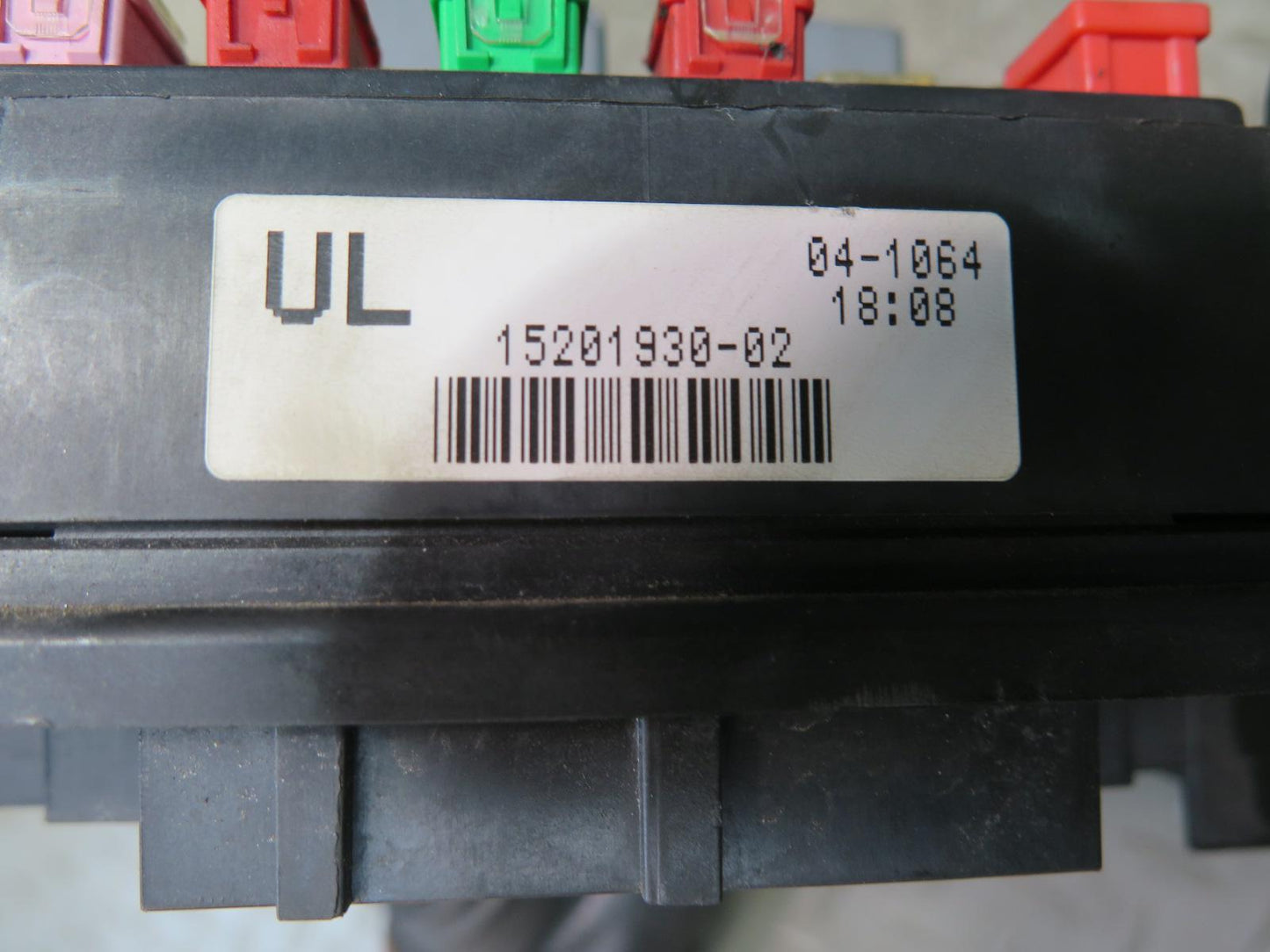2003-2007 Hummer H2 Engine Bay Fuse Relay Box Module 15201930