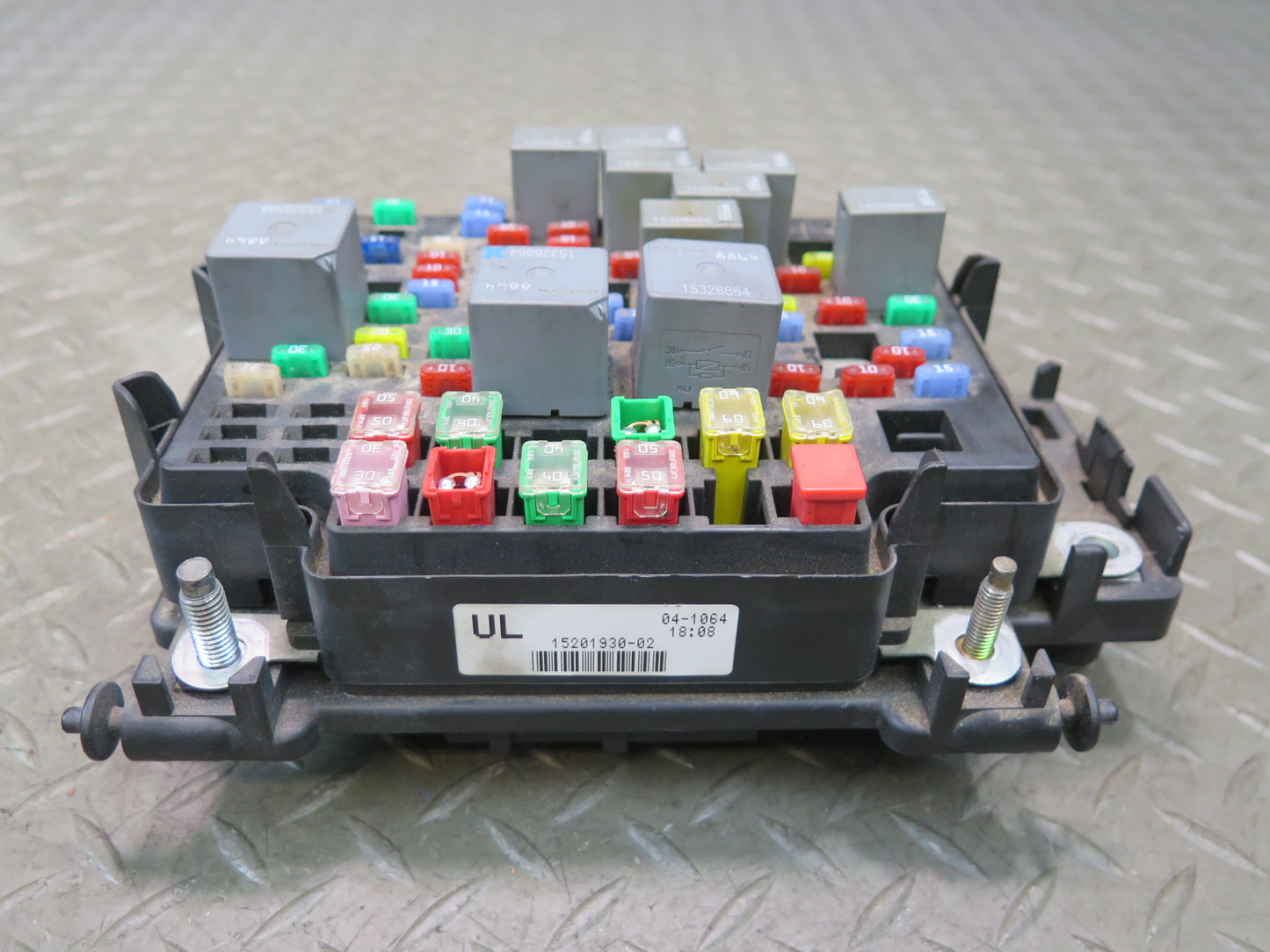 2003-2007 Hummer H2 Engine Bay Fuse Relay Box Module 15201930