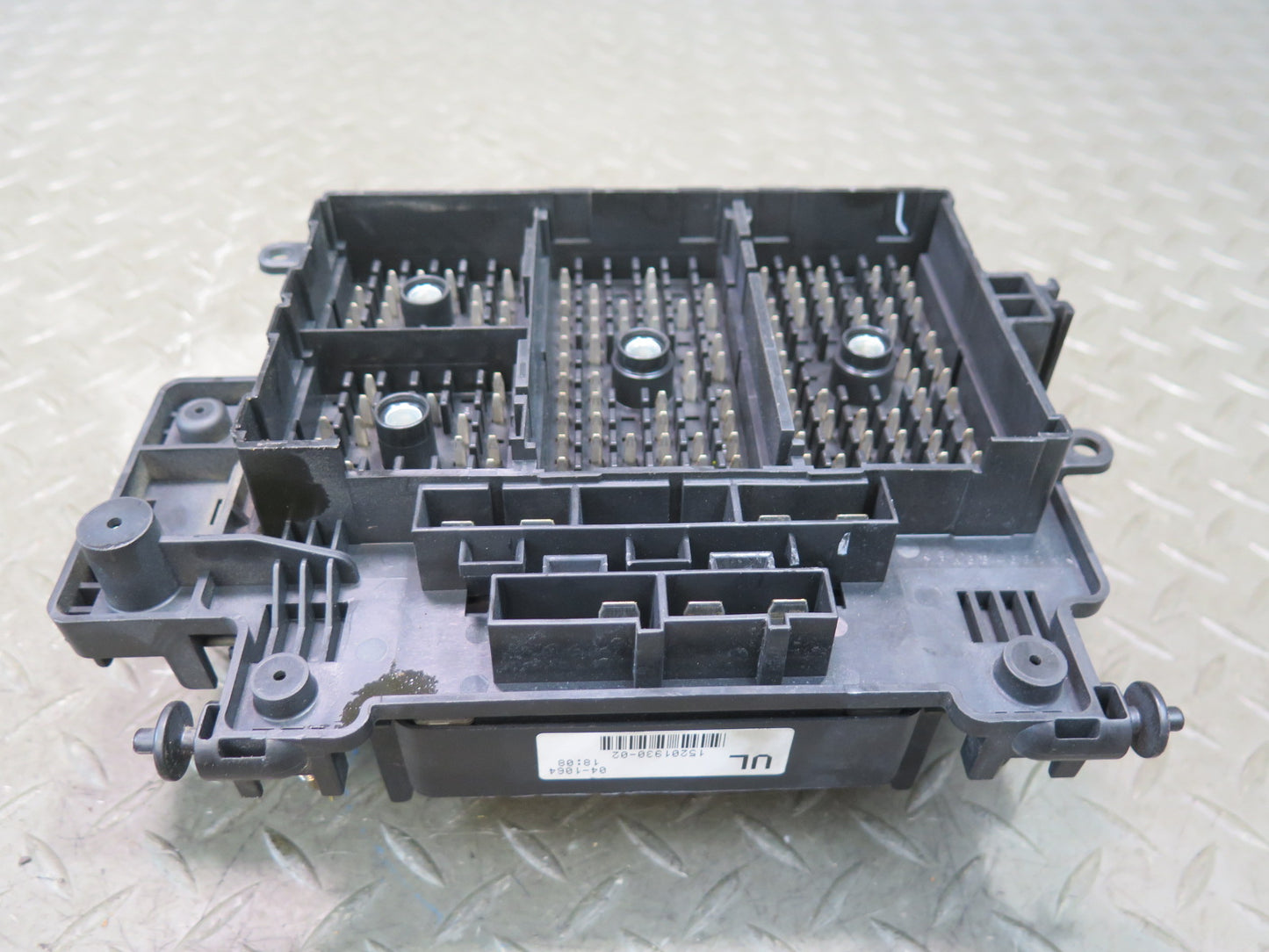 2003-2007 Hummer H2 Engine Bay Fuse Relay Box Module 15201930