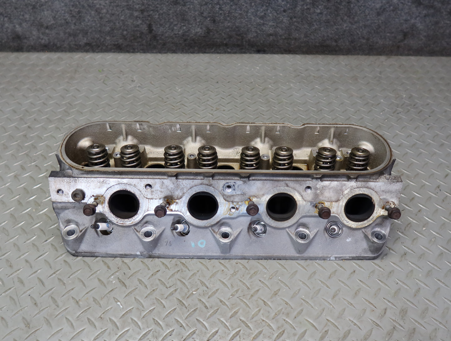 03-04 Chevrolet SSR V8 5.3L LM4 Right Engine Motor Cylinder Head 51K Miles OEM