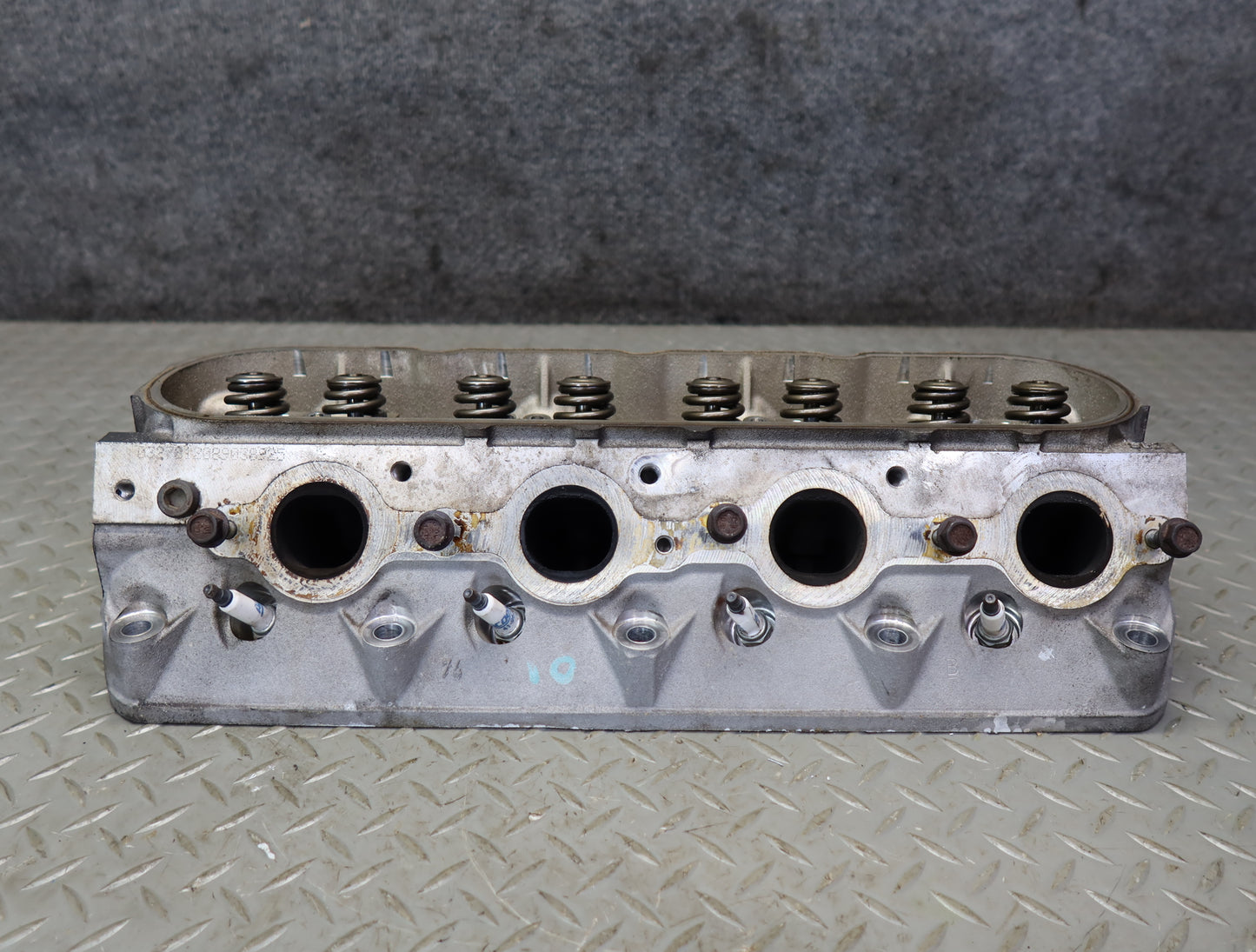 03-04 Chevrolet SSR V8 5.3L LM4 Right Engine Motor Cylinder Head 51K Miles OEM