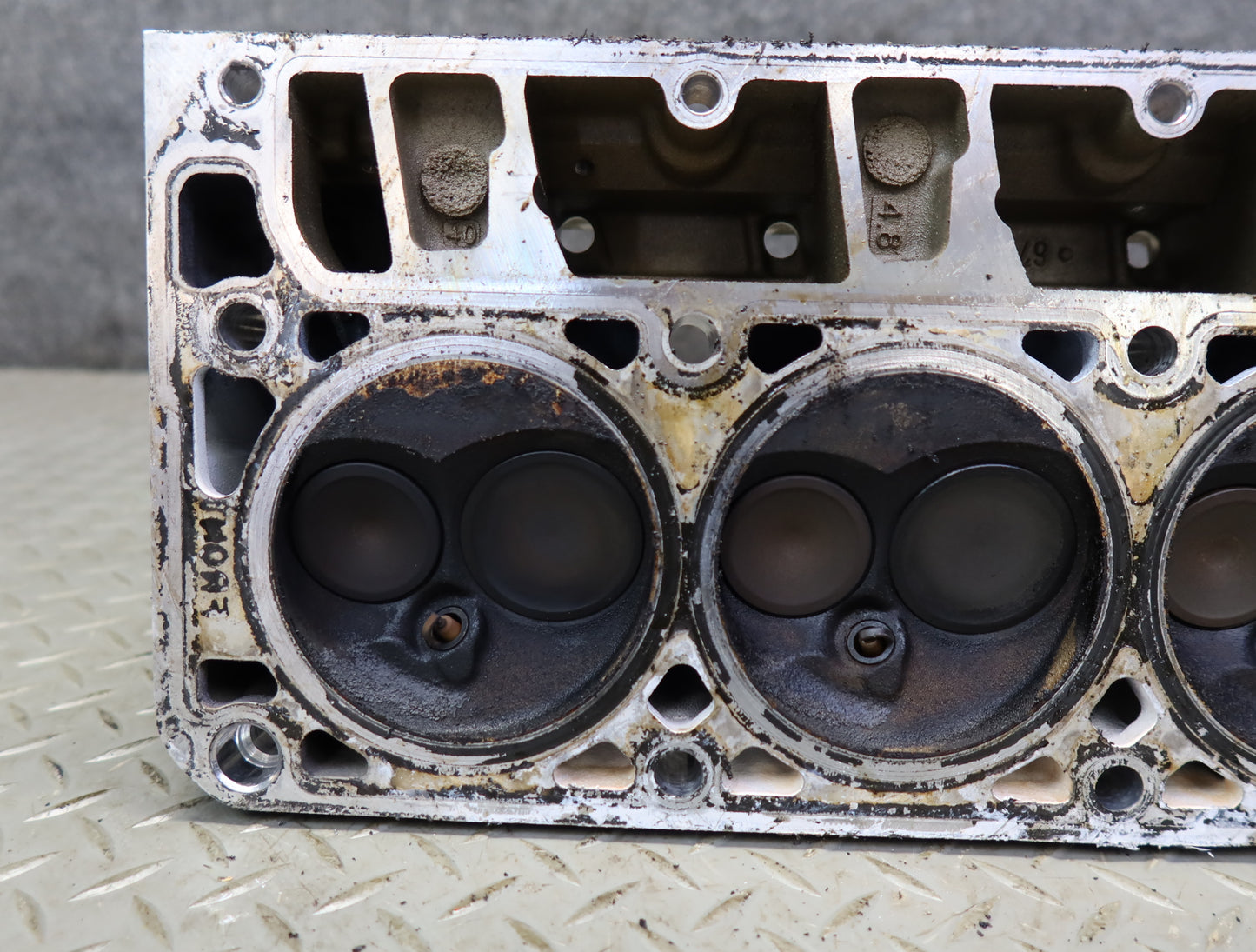 03-04 Chevrolet SSR V8 5.3L LM4 Right Engine Motor Cylinder Head 51K Miles OEM