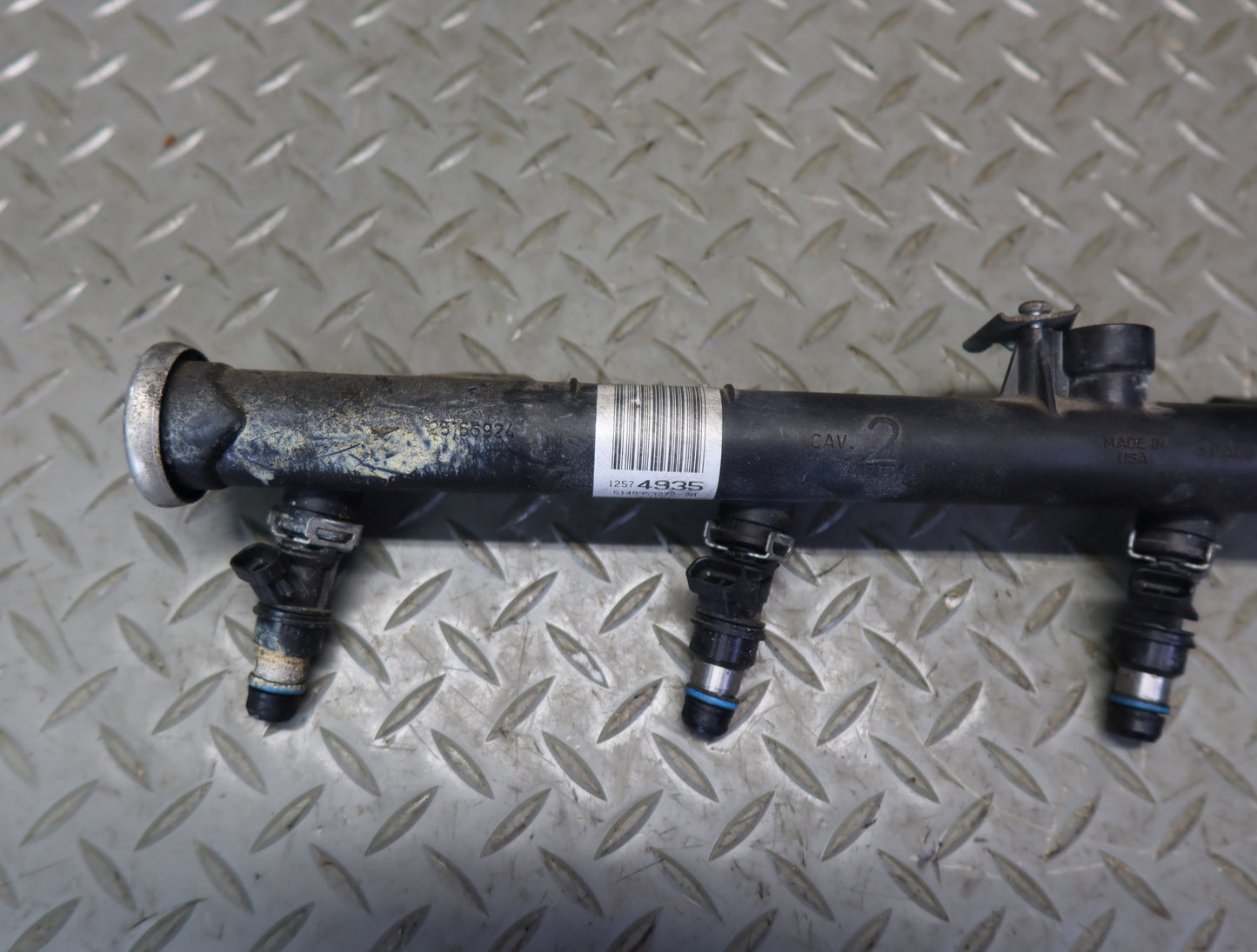 03-04 Chevrolet SSR V8 5.3L Right Fuel Rail Pipe w Injectors Assy 51K Miles OEM