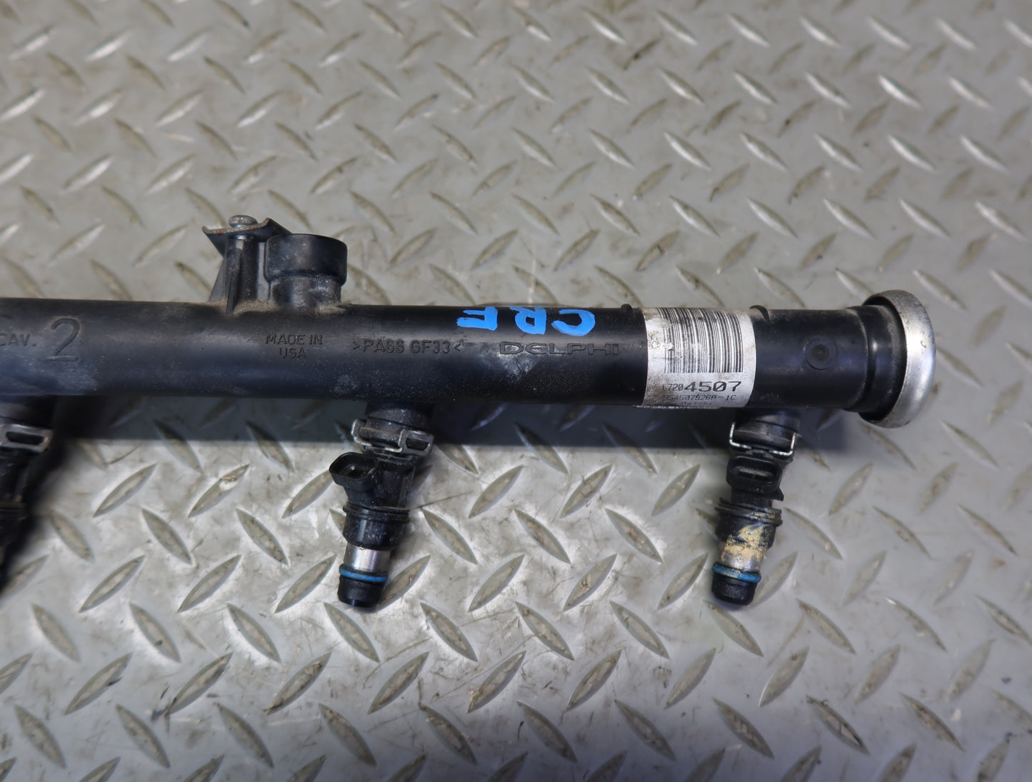 03-04 Chevrolet SSR V8 5.3L Right Fuel Rail Pipe w Injectors Assy 51K Miles OEM