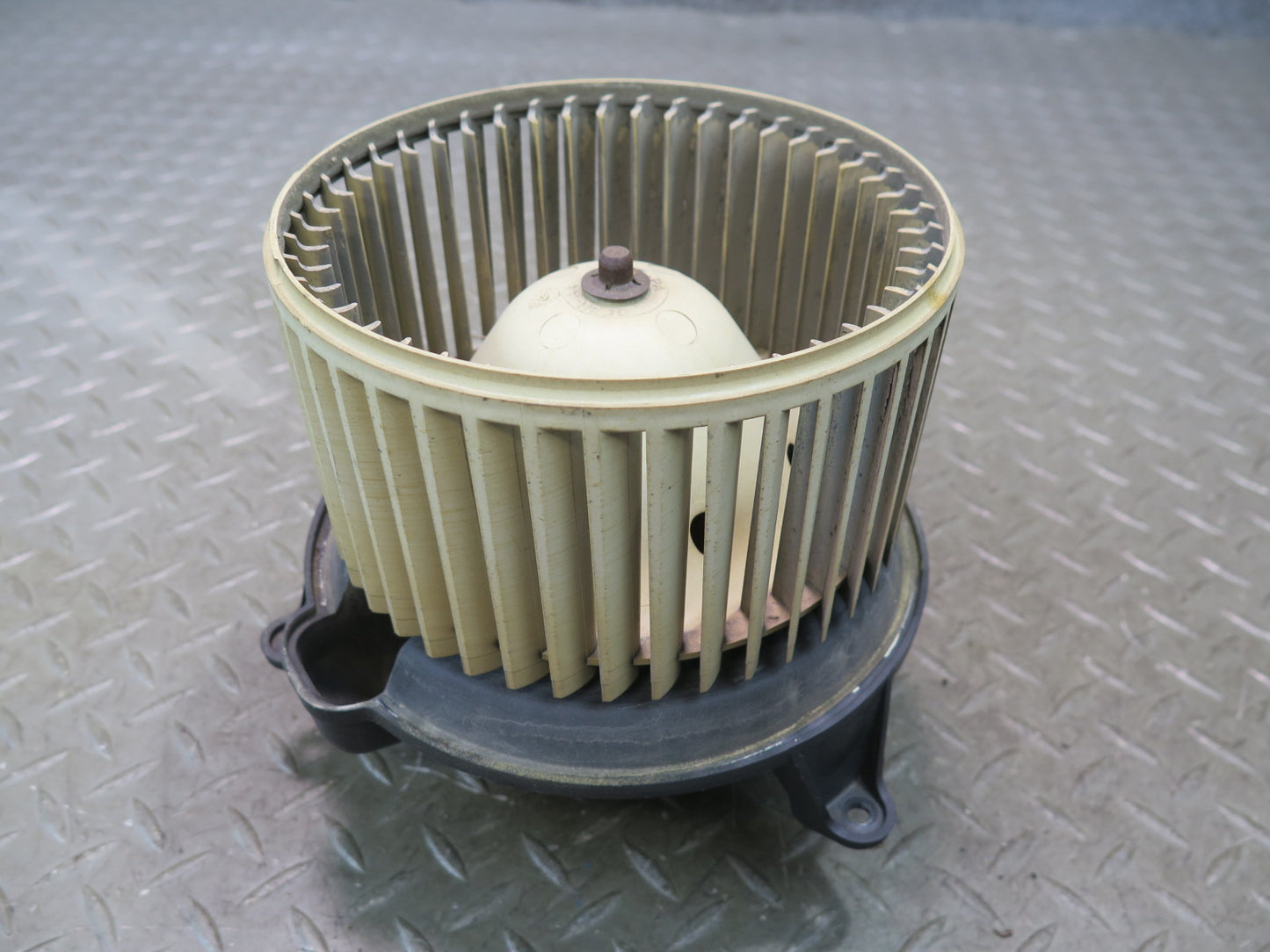 2003-2007 Hummer H2 A/C Heater Blower Motor Fan