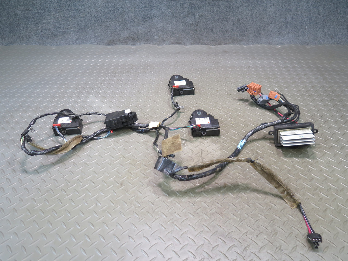 2003-2009 Hummer H2 A/C Air Heater Flap Door Servo Actuator Motor Wiring Set