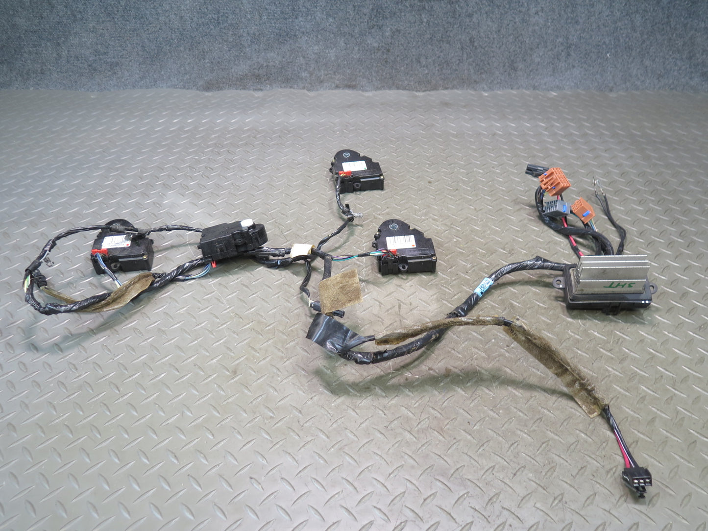2003-2009 Hummer H2 A/C Air Heater Flap Door Servo Actuator Motor Wiring Set