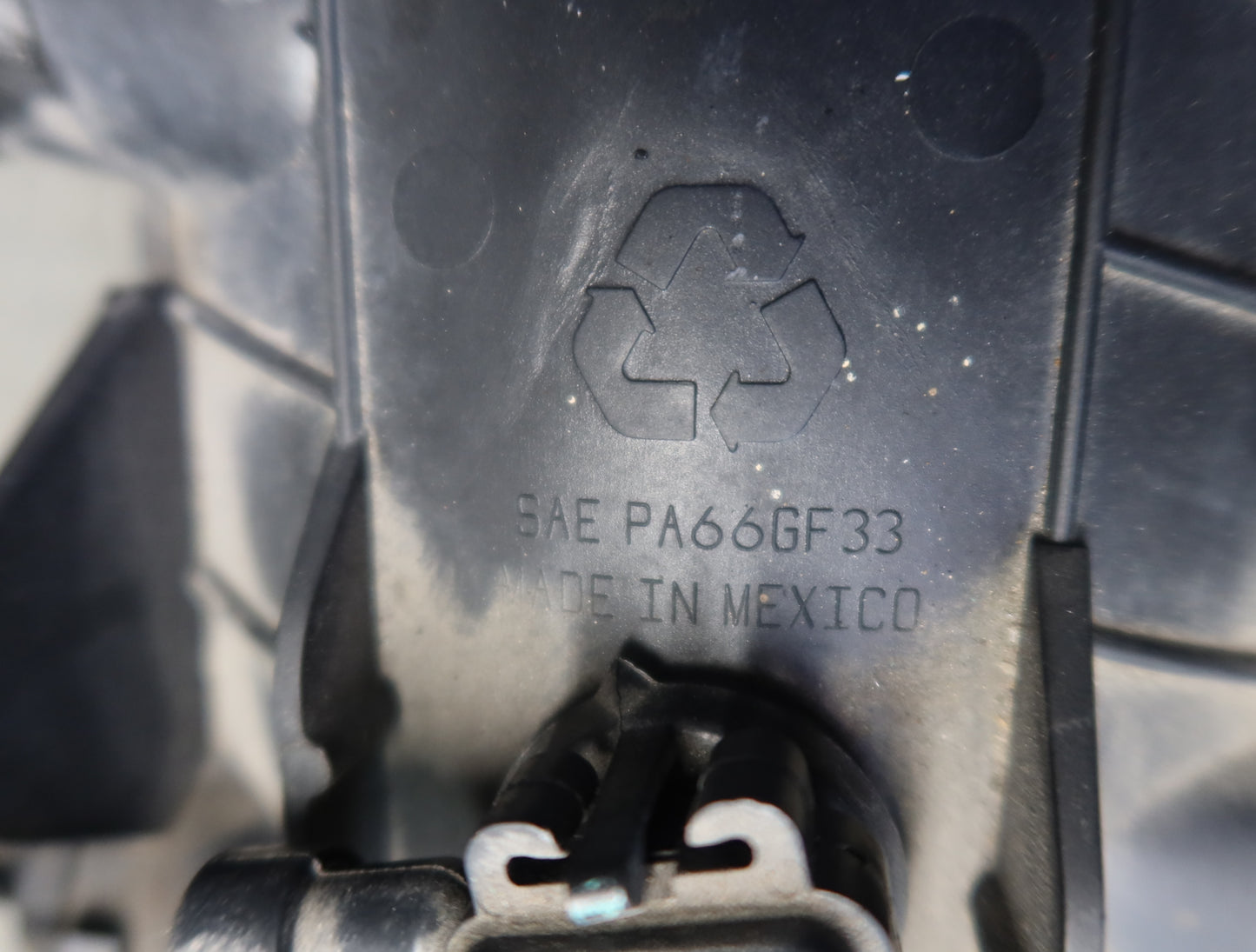03-04 Chevrolet SSR 5.3L LM4 Engine Intake Manifold w Throttle Body 51K OEM