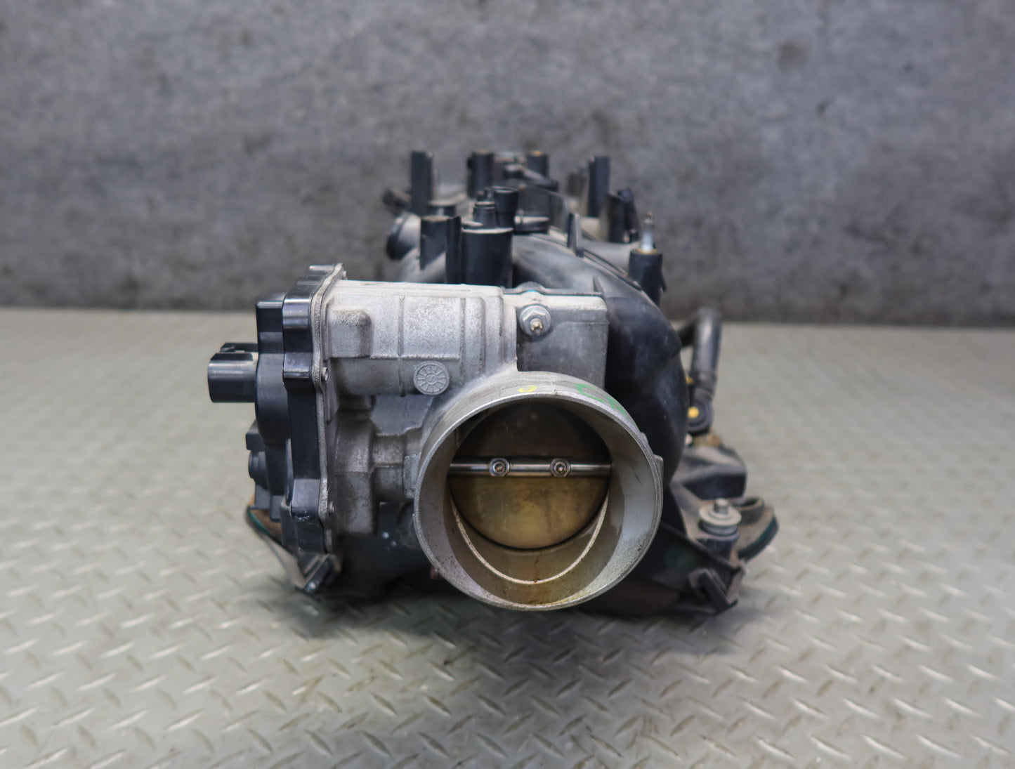 03-04 Chevrolet SSR 5.3L LM4 Engine Intake Manifold w Throttle Body 51K OEM