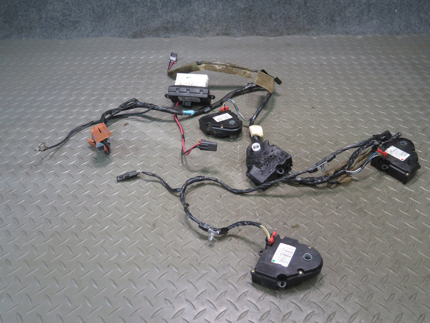 2003-2009 Hummer H2 A/C Air Heater Flap Door Servo Actuator Motor Wiring Set