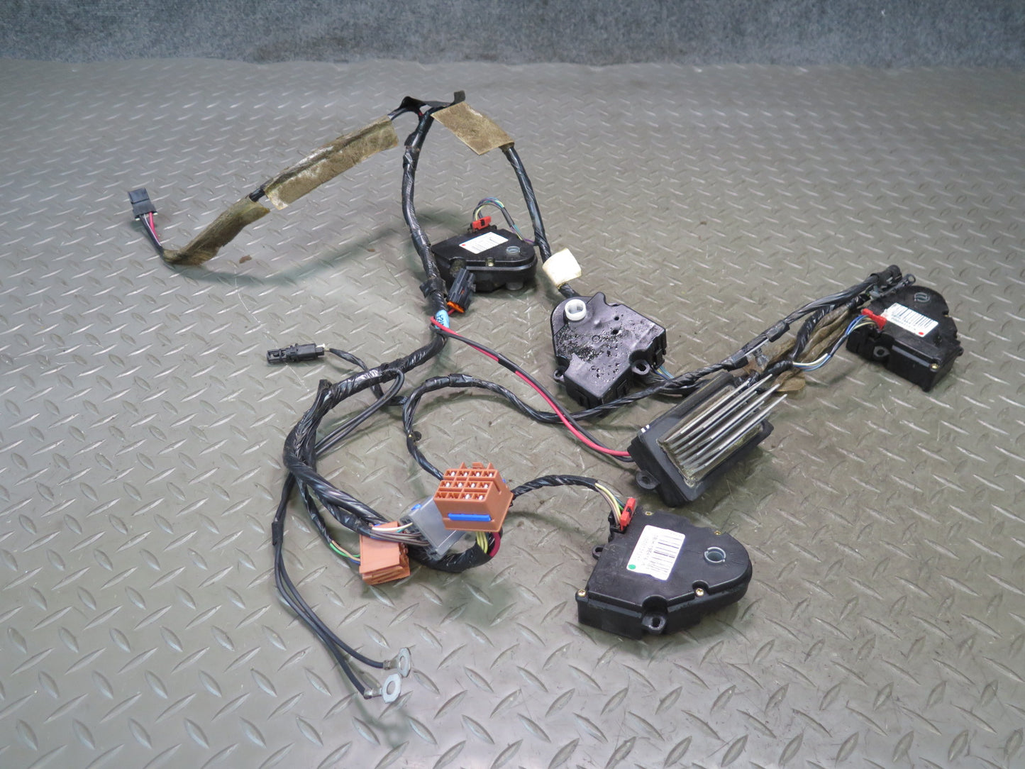 2003-2009 Hummer H2 A/C Air Heater Flap Door Servo Actuator Motor Wiring Set