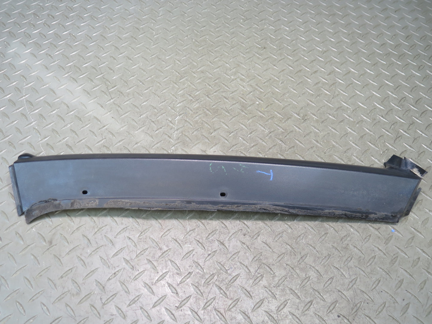 2003-2007 Hummer H2 Front Right Interior A Pillar Trim Cover Panel 15124704