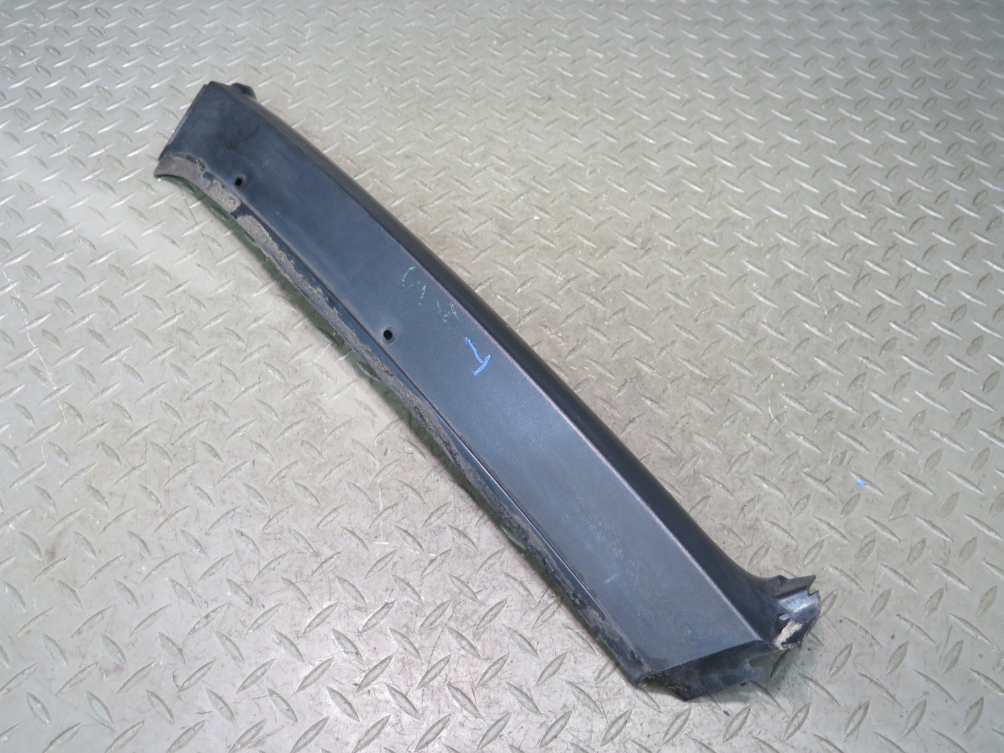 2003-2007 Hummer H2 Front Right Interior A Pillar Trim Cover Panel 15124704
