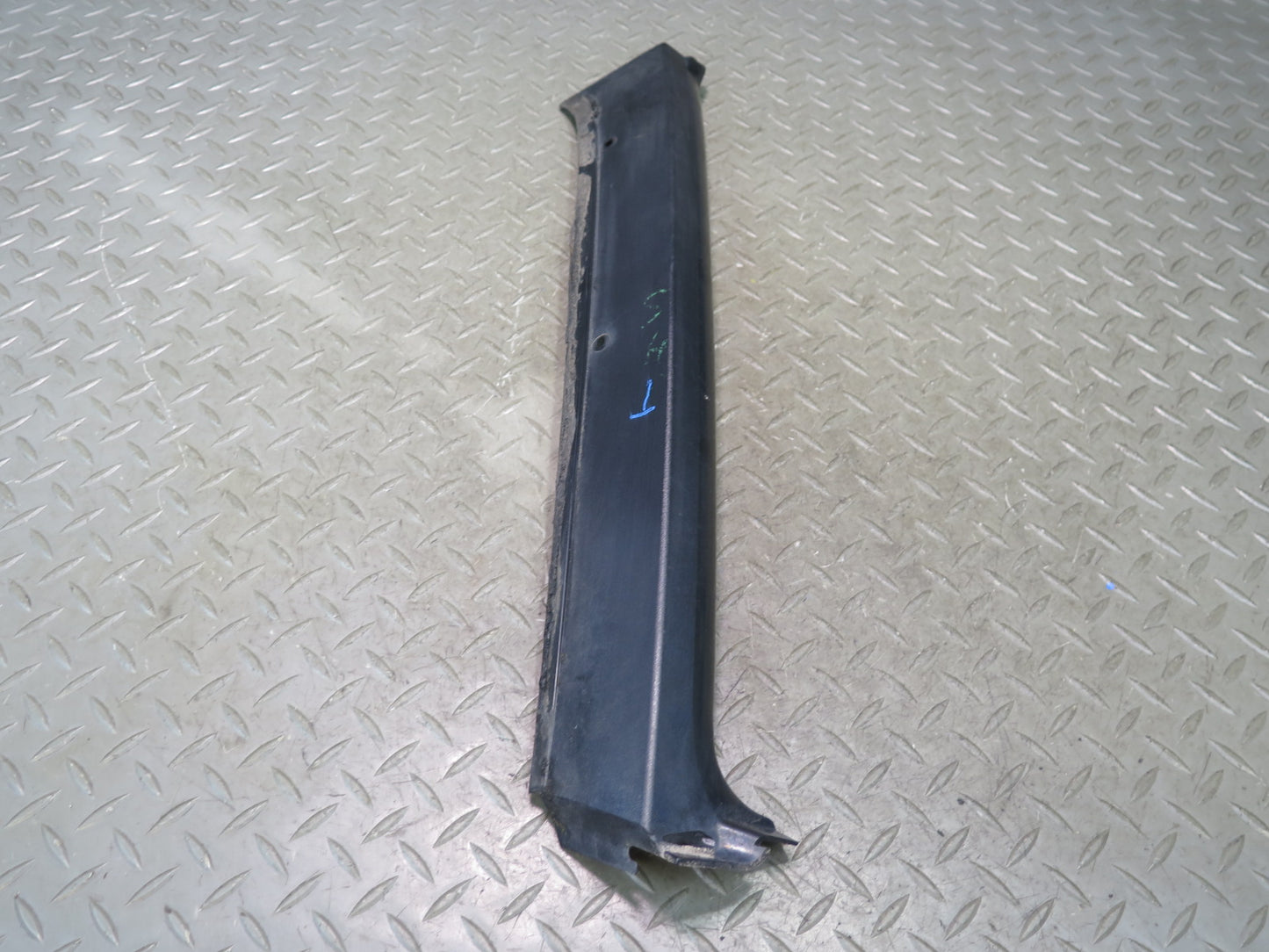 2003-2007 Hummer H2 Front Right Interior A Pillar Trim Cover Panel 15124704