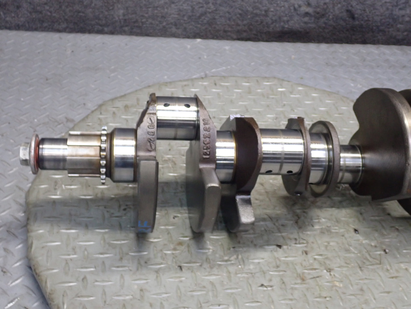 03-04 Chevrolet SSR V8 5.3L LM4 Engine Motor Crankshaft 51K Miles OEM