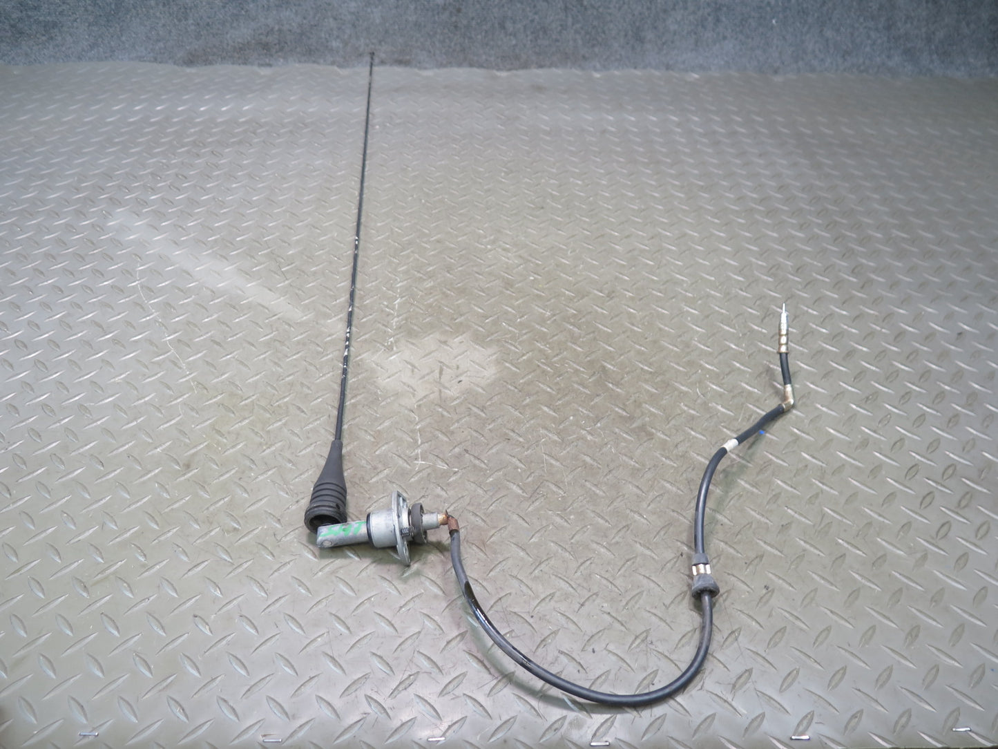 2003-2007 Hummer H2 Radio Antenna Assembly