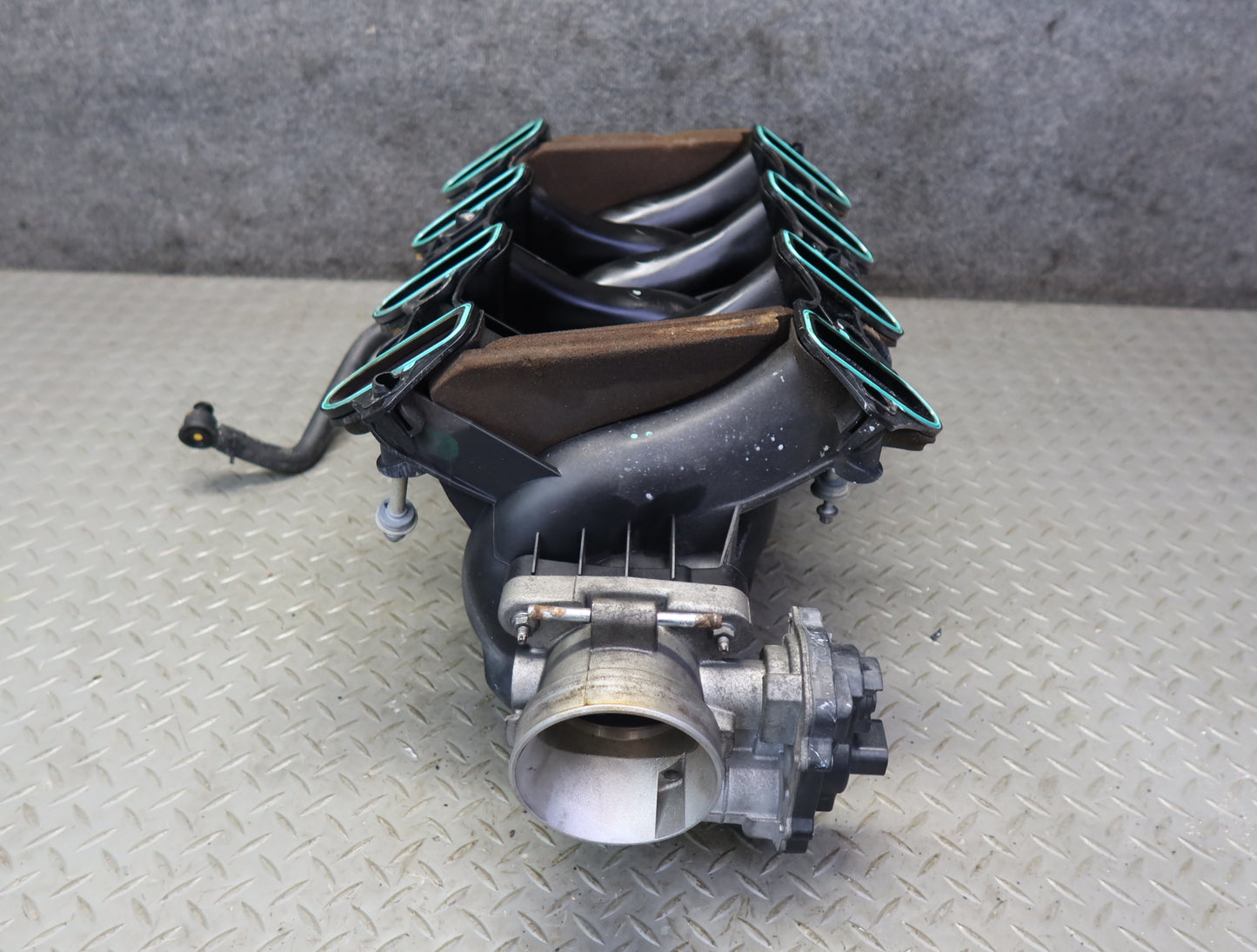 03-04 Chevrolet SSR 5.3L LM4 Engine Intake Manifold w Throttle Body 51K OEM