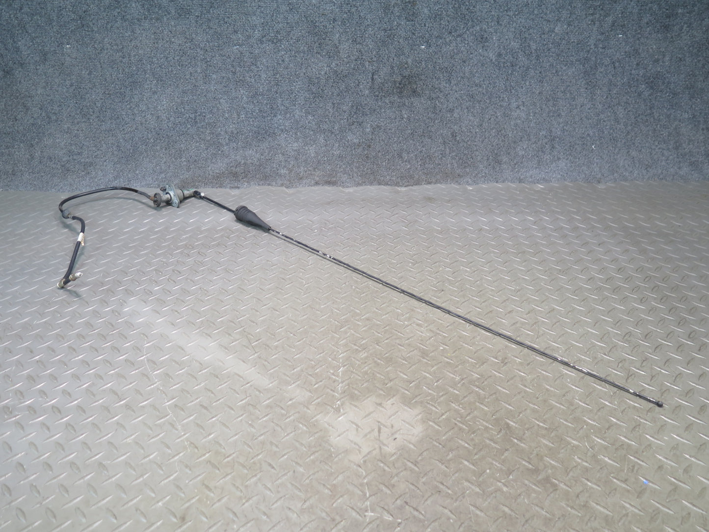 2003-2007 Hummer H2 Radio Antenna Assembly