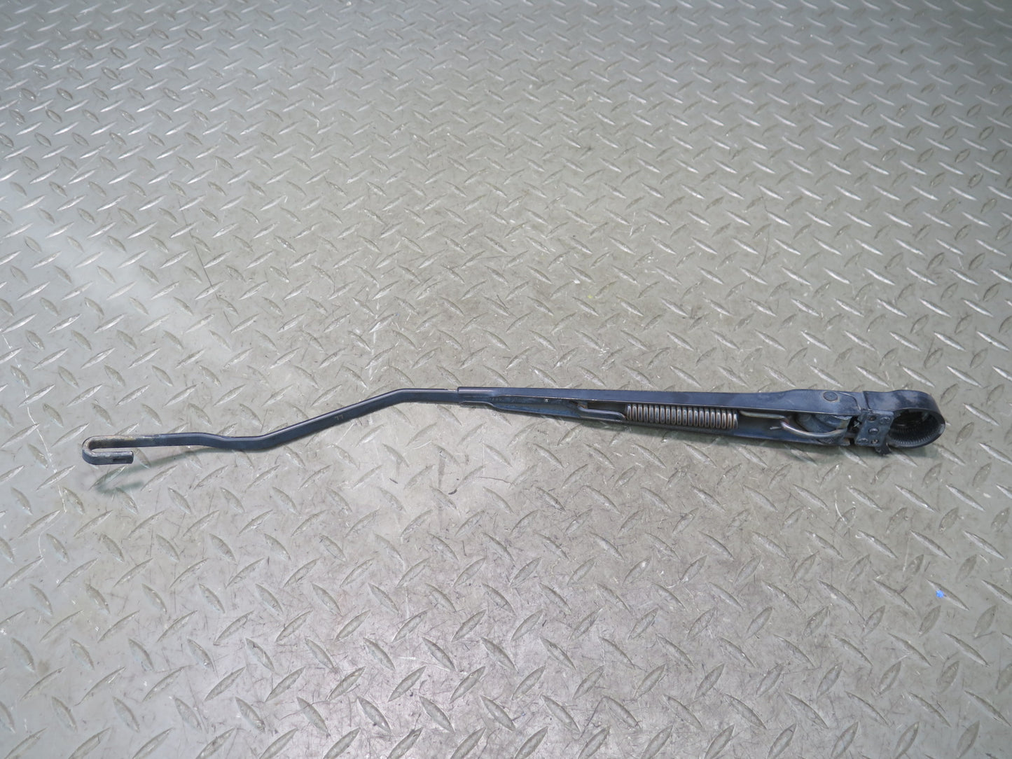 2003-2009 Hummer H2 Front Windshield Left & Right Wiper Arm Set of 2